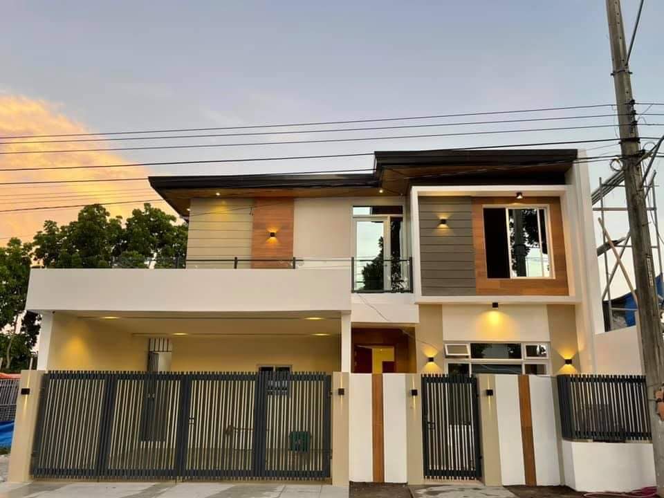 elegant home with pool in a subdivision near clark