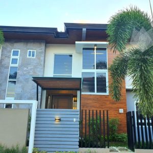 Unveiling Splendor - 5-Bedroom Corner Home_22