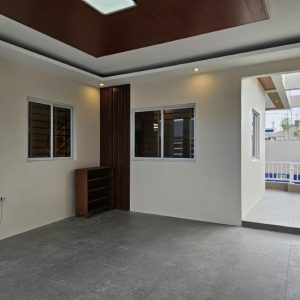 Modern 5-Bedroom Home in Angeles City_27