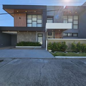 Modern 2-Storey Gem with Pool_3