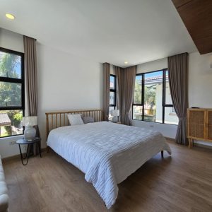 Sophisticated 3BR Home_18