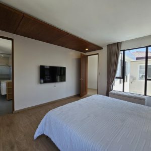 Sophisticated 3BR Home_17