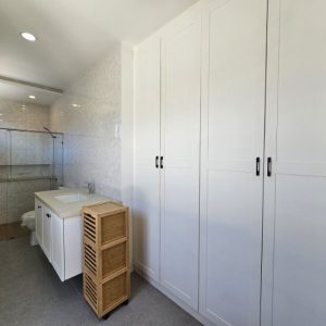 Sophisticated 3BR Home_16