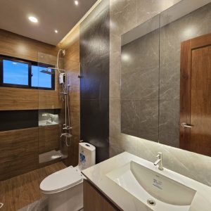 Contemporary 5-Bedroom Home with Pool | Prime Location in Angeles City, Pampanga_6