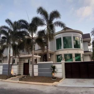 Immerse Yourself in the Lap of Luxury at this Magnificent 6- Bedroom House for Rent!321b1a6c854a5a