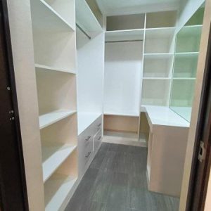 The Perfect Blend of Comfort and Convenience: Exquisite Home in Enclave Subdivision_13