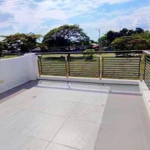 Charming Two-Storey Home Near Clark: Perfect Blend of Comfort and Convenience_17