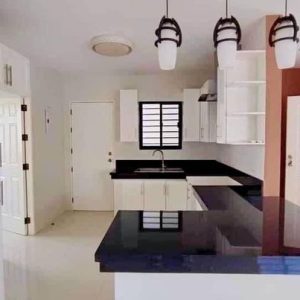 Charming Two-Storey Home Near Clark: Perfect Blend of Comfort and Convenience_16