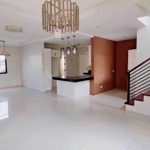 Charming Two-Storey Home Near Clark: Perfect Blend of Comfort and Convenience_6