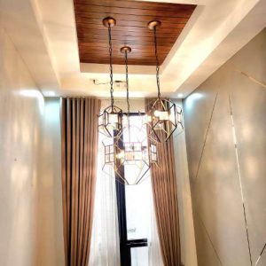 Contemporary Paradise: Stylish Home with Captivating Pool for Resort-Inspired Living_28