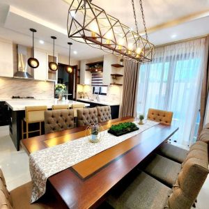 Contemporary Paradise: Stylish Home with Captivating Pool for Resort-Inspired Living_23