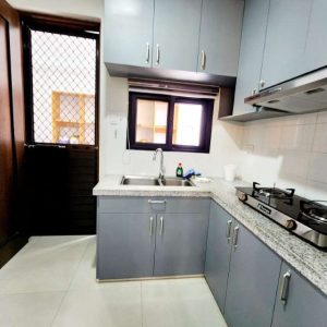 Contemporary Paradise: Stylish Home with Captivating Pool for Resort-Inspired Living_19