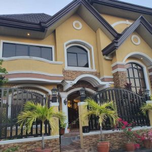 6 Bedroom Classic Mediterranean in Punta Verde 10