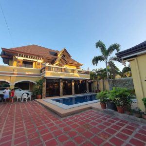 6 Bedroom Classic Mediterranean in Punta Verde 4