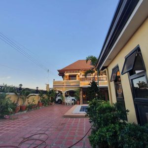 6 Bedroom Classic Mediterranean in Punta Verde 91