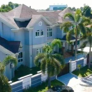 Immerse Yourself in the Lap of Luxury at this Magnificent 6- Bedroom House for Rent!85ee3572afd23e