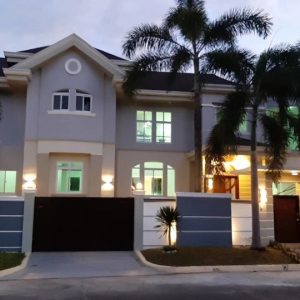Immerse Yourself in the Lap of Luxury at this Magnificent 6- Bedroom House for Rent!9970d3f3db2beb
