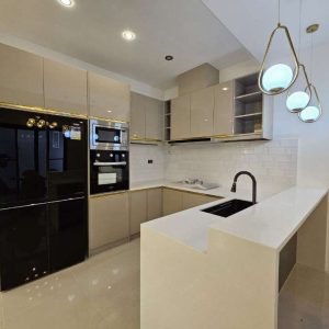 Elegant 3-Bedroom Home with High Ceilings and 2-Bay Carport_160823