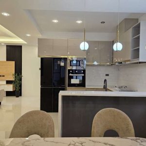 Elegant 3-Bedroom Home with High Ceilings and 2-Bay Carport_160855