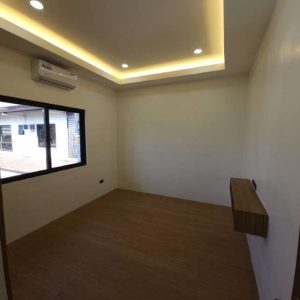 Elegant and Luxurious 4-Bedroom Dream Home with Pool in Forest Park North_151341