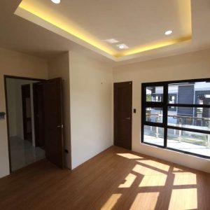 Elegant and Luxurious 4-Bedroom Dream Home with Pool in Forest Park North_151403