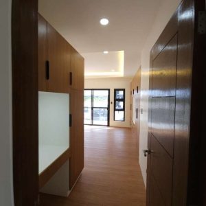 Elegant and Luxurious 4-Bedroom Dream Home with Pool in Forest Park North_151433