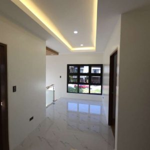 Elegant and Luxurious 4-Bedroom Dream Home with Pool in Forest Park North_151520