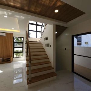 Elegant and Luxurious 4-Bedroom Dream Home with Pool in Forest Park North_152050