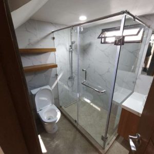 Elegant and Luxurious 4-Bedroom Dream Home with Pool in Forest Park North_152126