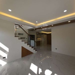 Elegant and Luxurious 4-Bedroom Dream Home with Pool in Forest Park North_152203