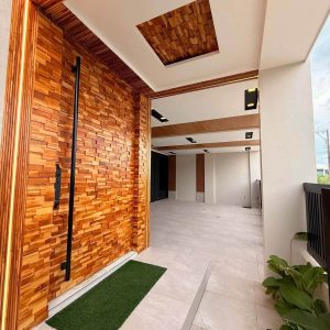 Modern 5-Bedroom Home with Pool Near Clark