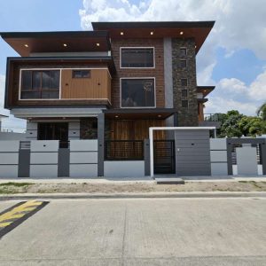 High-End 5BR House in Angeles - Pool, Gym & Stylish Design_121320