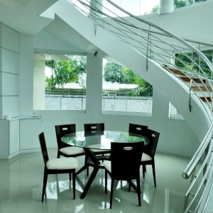 Immerse Yourself in the Lap of Luxury at this Magnificent 6- Bedroom House for Rent!IMG-09a80c006aeade37c512f52ba67d547c-V