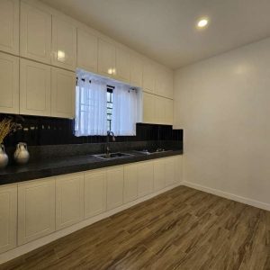 Luxury Home with Pool, 5 Bedrooms, Furnished Interiors, and Fully Equipped Kitchen_154139