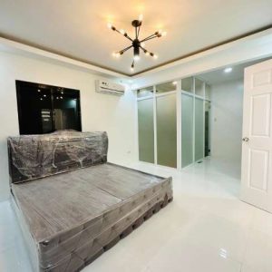 Modern Two-Storey House in Clark Manor, Dau, Pampanga656473_546708037374327_1217010080713376442_n (Blog Photos)