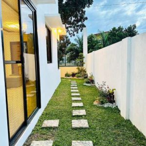 Modern Two-Storey House in Clark Manor, Dau, Pampanga800856_1306714076838346_1557528594856716940_n (Blog Photos)