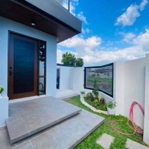 Modern industrial-designed property in Metrogate, Angeles, Pampanga0961320