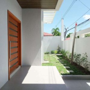 Move-In Ready - Modern Luxury 6 Bedroom Home with Pool in Secure Subdivision_466135004457239