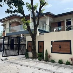 Luxurious House with Income Potential_22