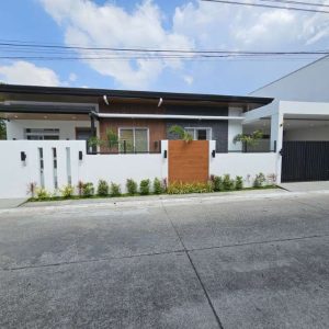 Step Inside Your Dream Bungalow - Fully Furnished 3-Bedroom Home with Pool_141755