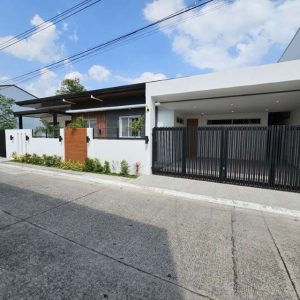 Step Inside Your Dream Bungalow - Fully Furnished 3-Bedroom Home with Pool_141806