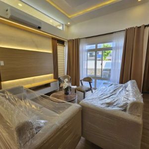 Step Inside Your Dream Bungalow - Fully Furnished 3-Bedroom Home with Pool_142915