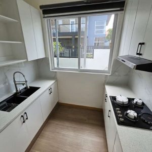 Step Inside Your Dream Bungalow - Fully Furnished 3-Bedroom Home with Pool_143558