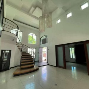 Timeless Mediterranean Style Mansion in Sunset Estate 11