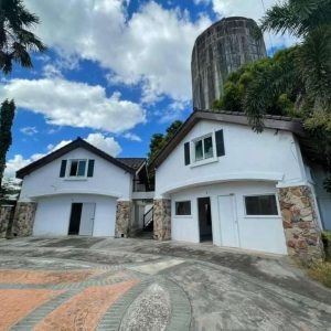 Timeless Mediterranean Style Mansion in Sunset Estate 15