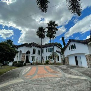 Timeless Mediterranean Style Mansion in Sunset Estate 3