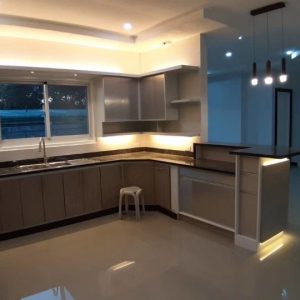 Immerse Yourself in the Lap of Luxury at this Magnificent 6- Bedroom House for Rent!a79964181b0831