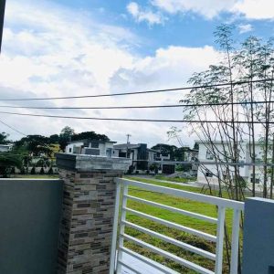 breezy_and_bright_home_in_friendly_neighborhood_near_clark_airport 6