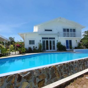 farm villa with greek white house in san fernando 4