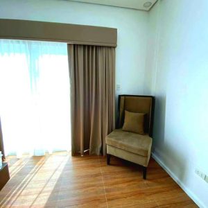 house_with_pool_in_enclave 14